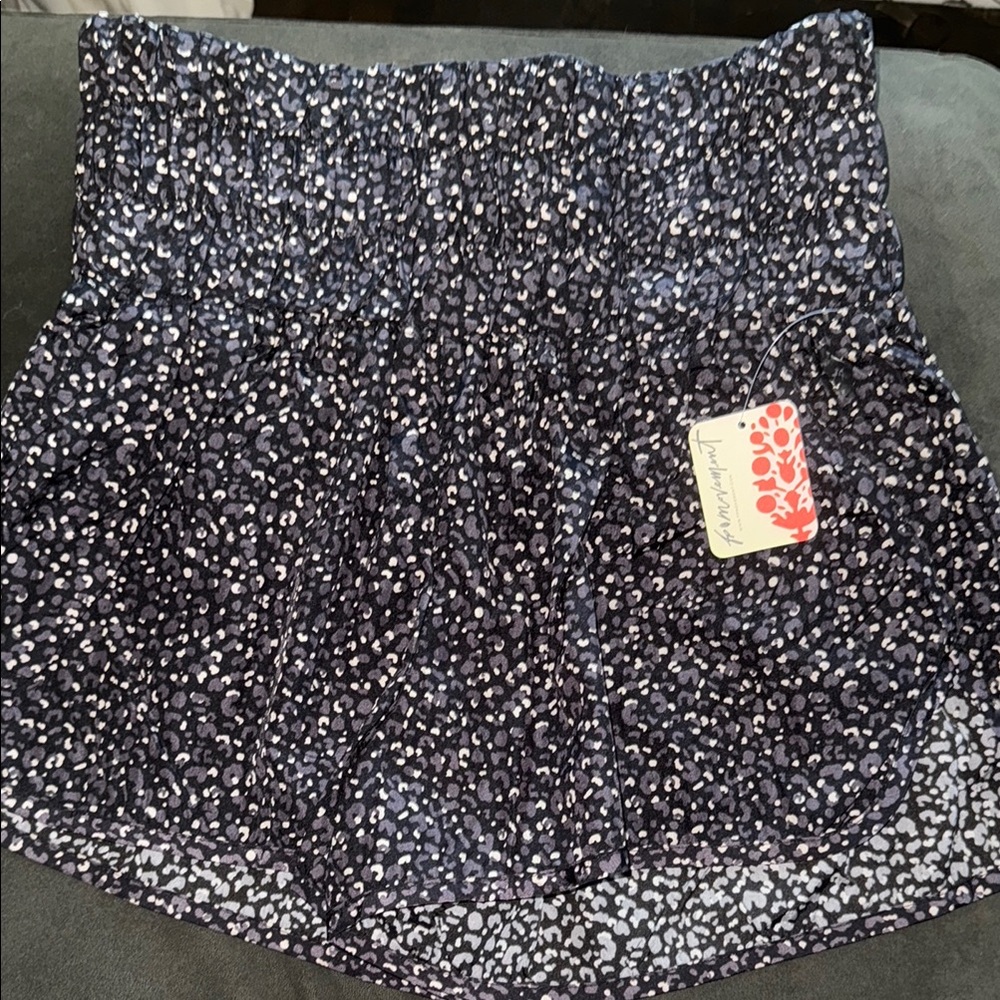 NWT Free People WAY HOME short
LEOPARD print 
New with tags
Built in underwear